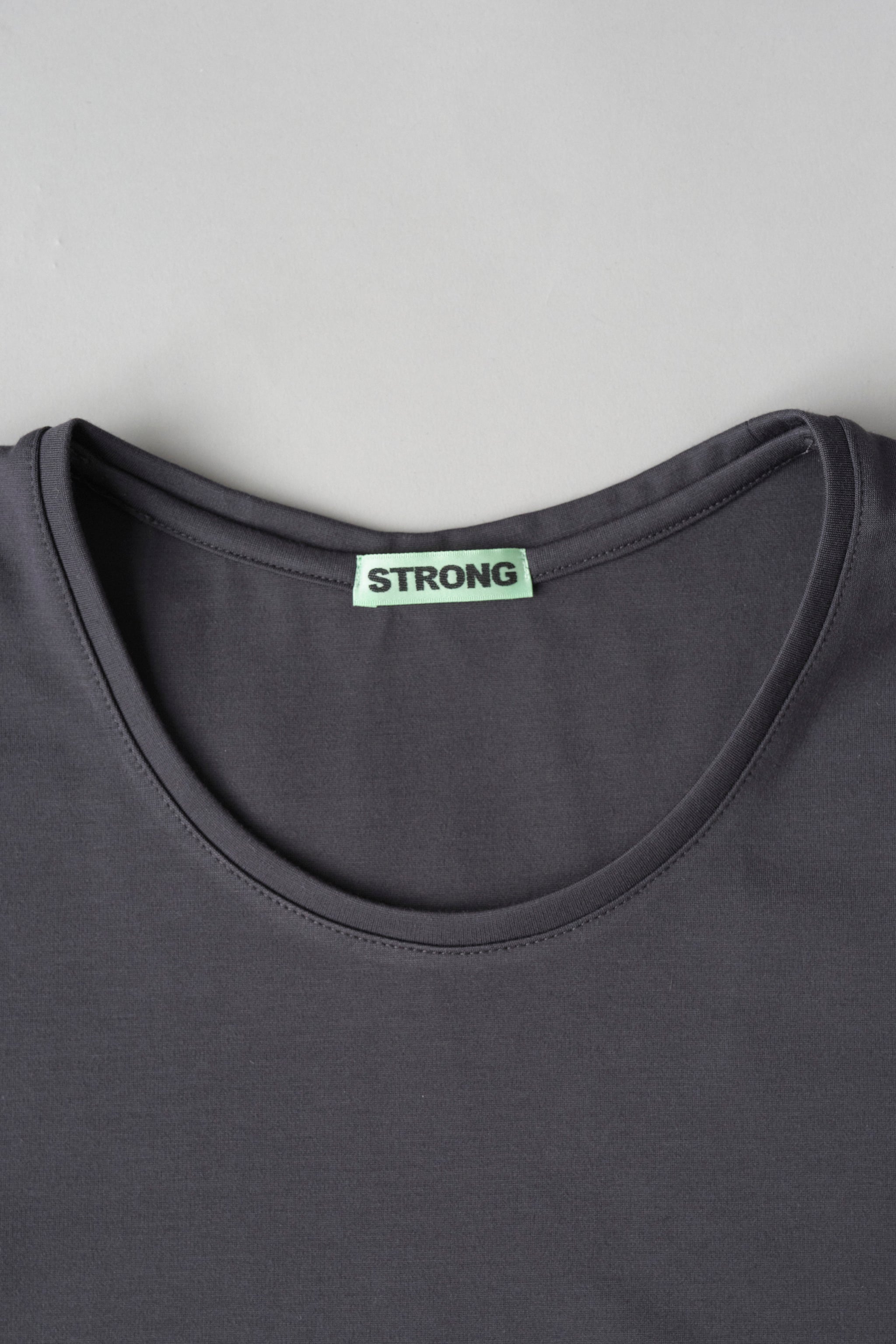 STRONG PACK TEE GREY sizeL ours アワーズ 2024.07.