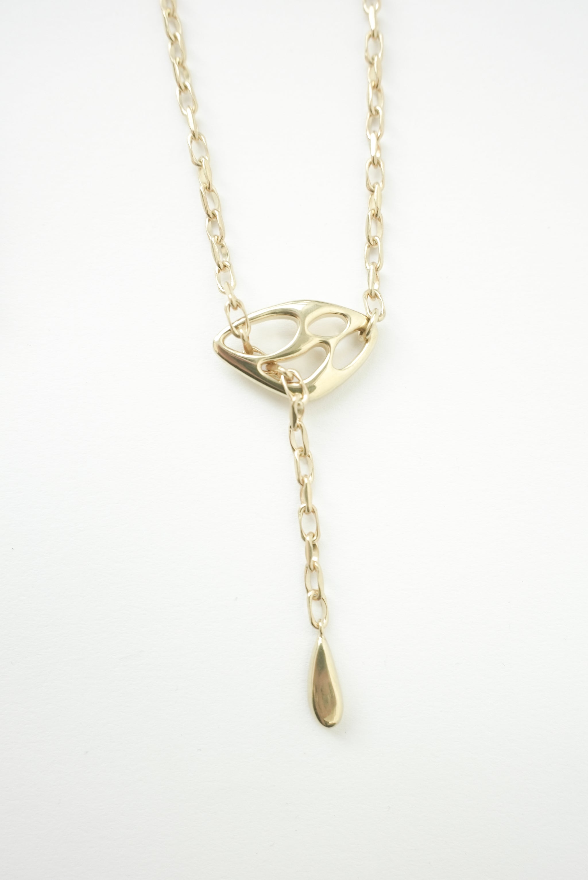 LOTUS SILVER NECKLACE GOLD – STRONG