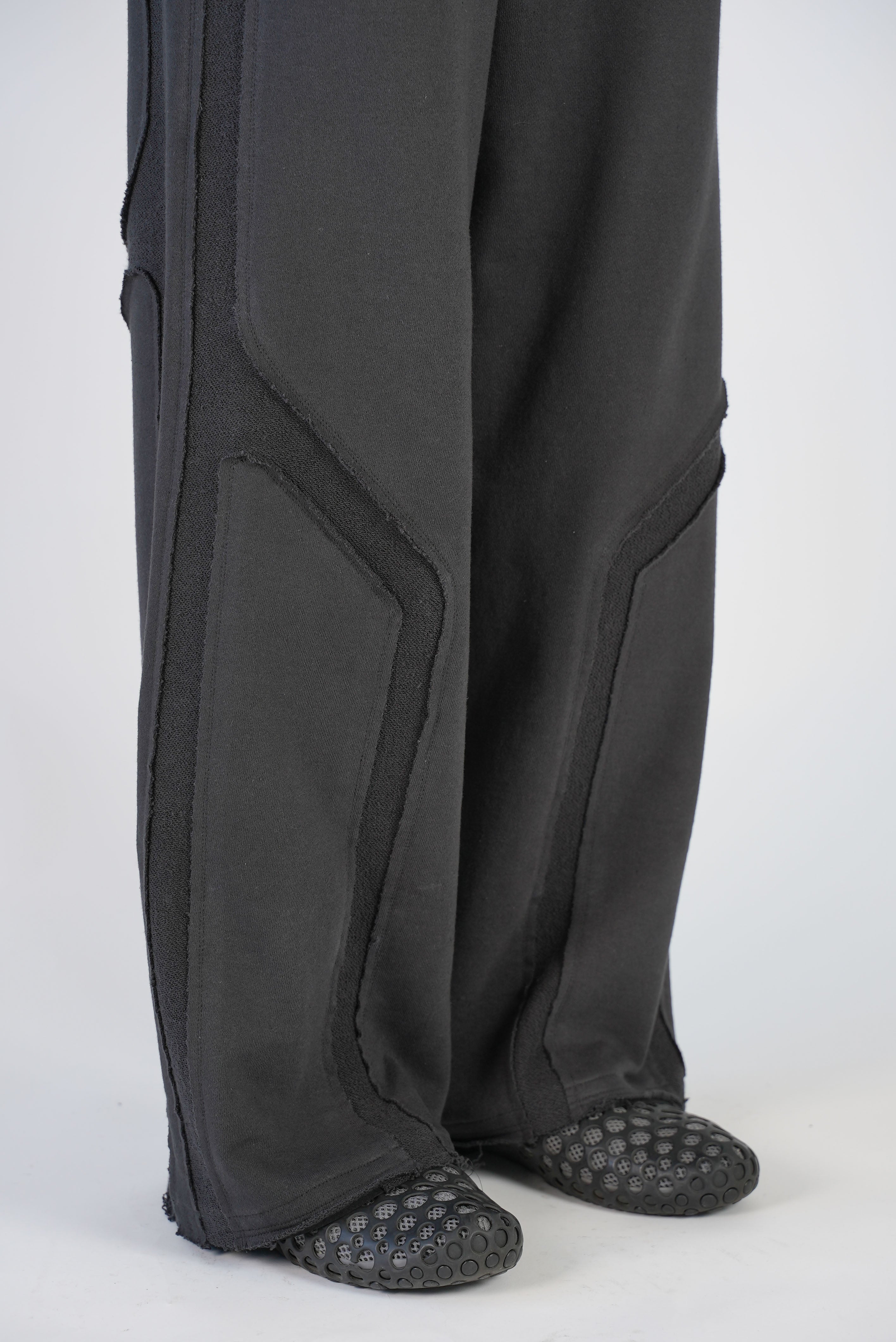 STRONG 004 TROUSERS (BLACK)