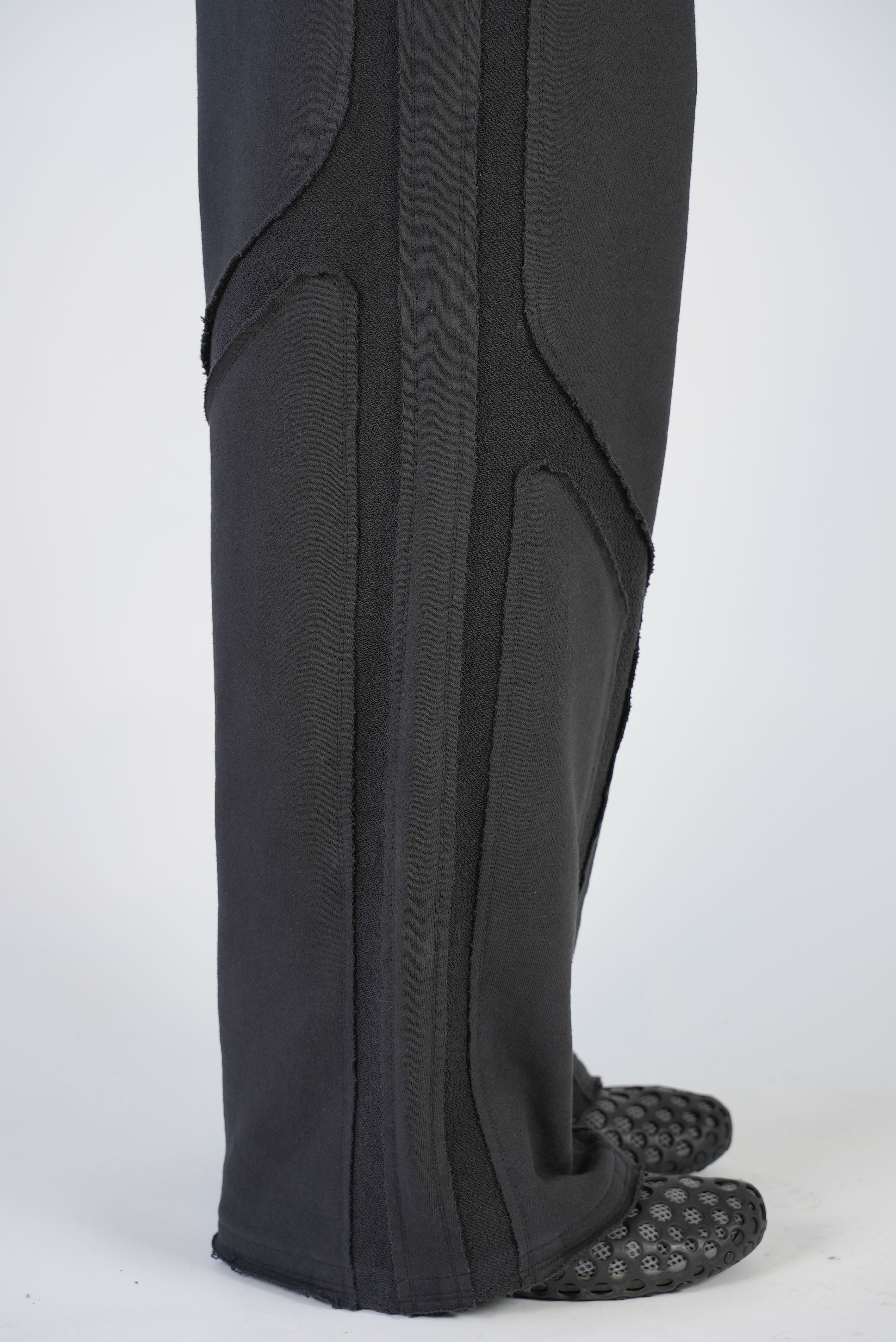 STRONG 004 TROUSERS (BLACK)