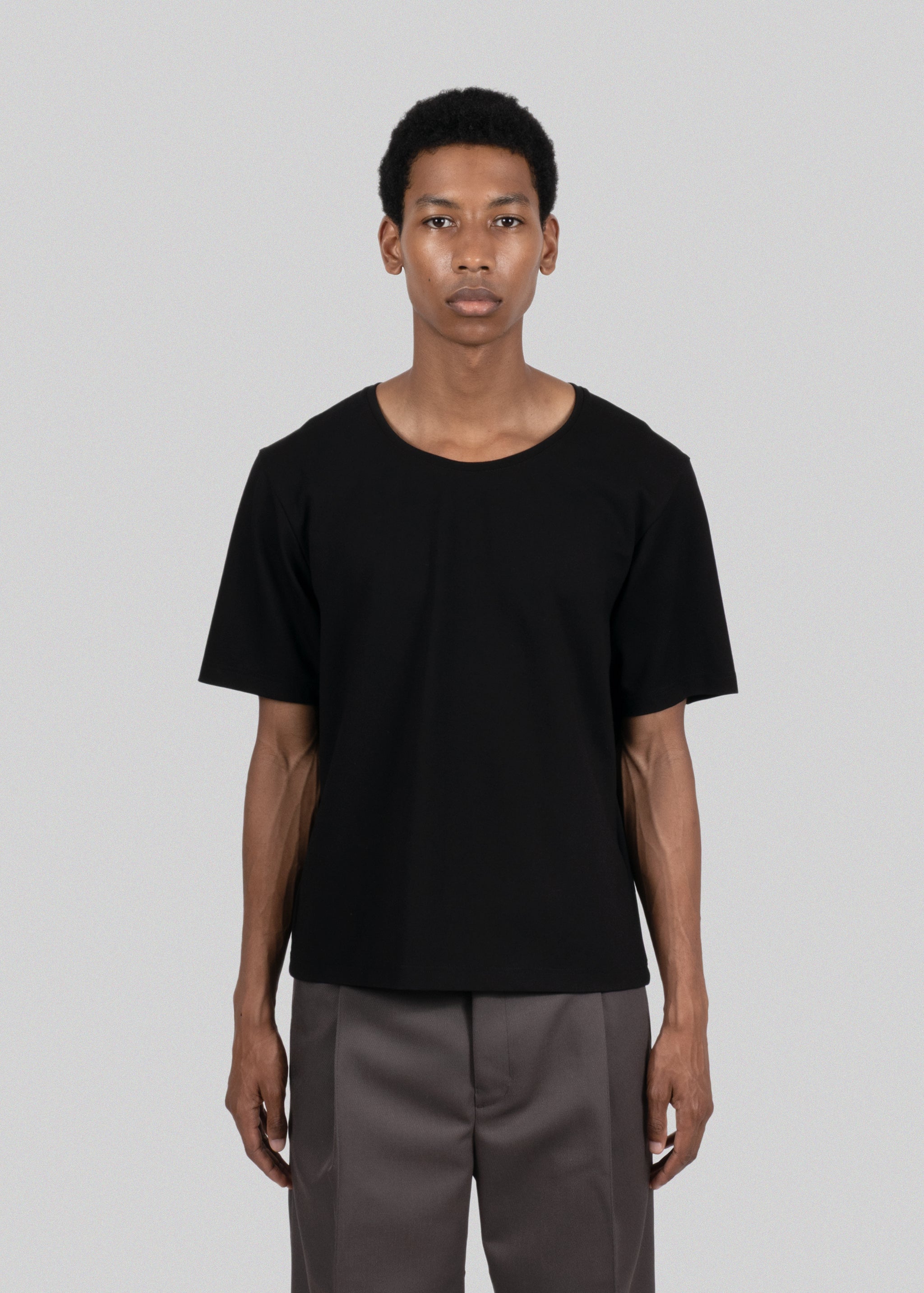 トップス STRONG PACK TEE (BLACK) XS STRONG PACK TEE SHORT (BLACK)