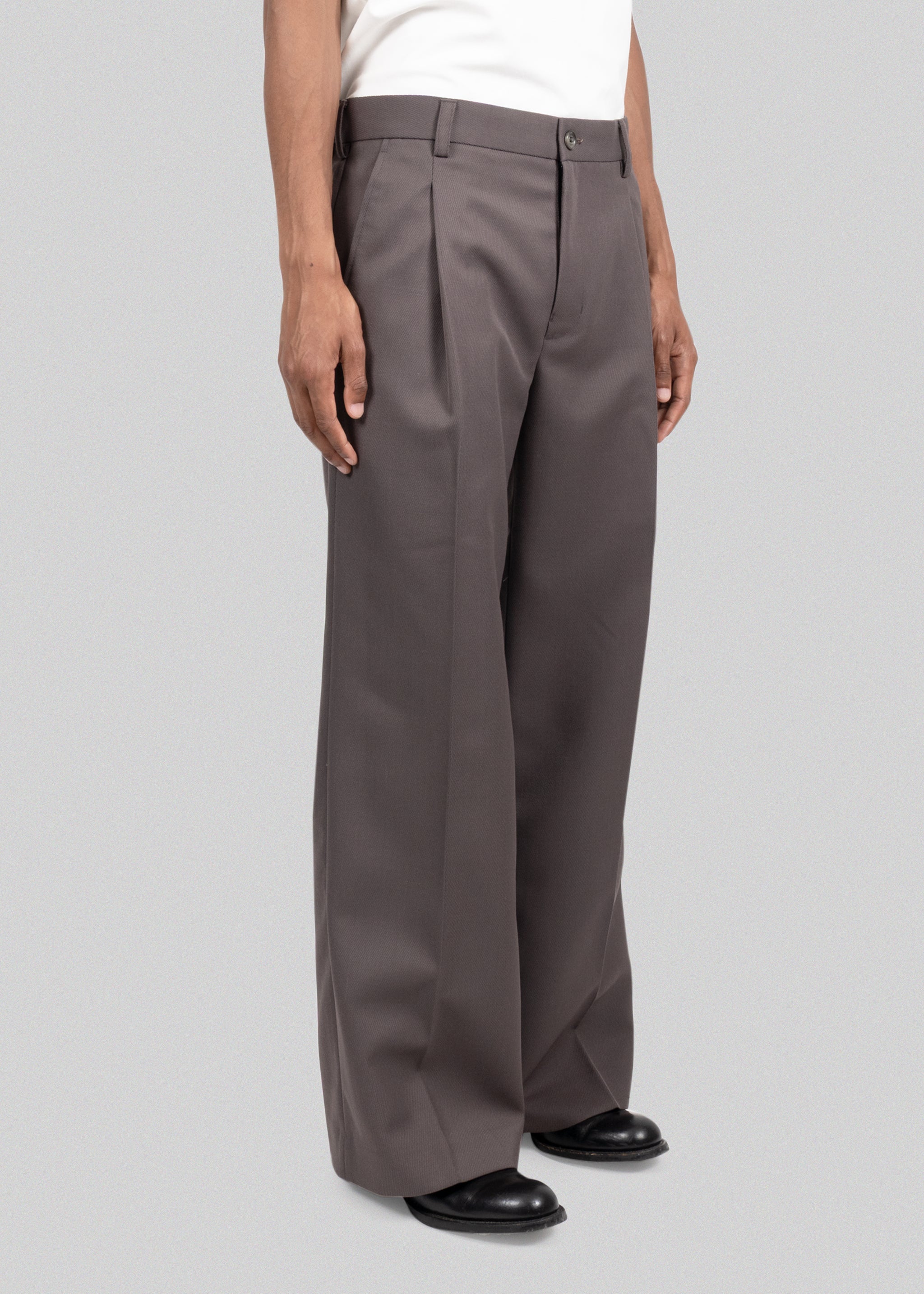 ピ*ス様 STRONG BASIC TROUSERS OURs 46 STRONG BASIC TROUSERS (GREIGE)