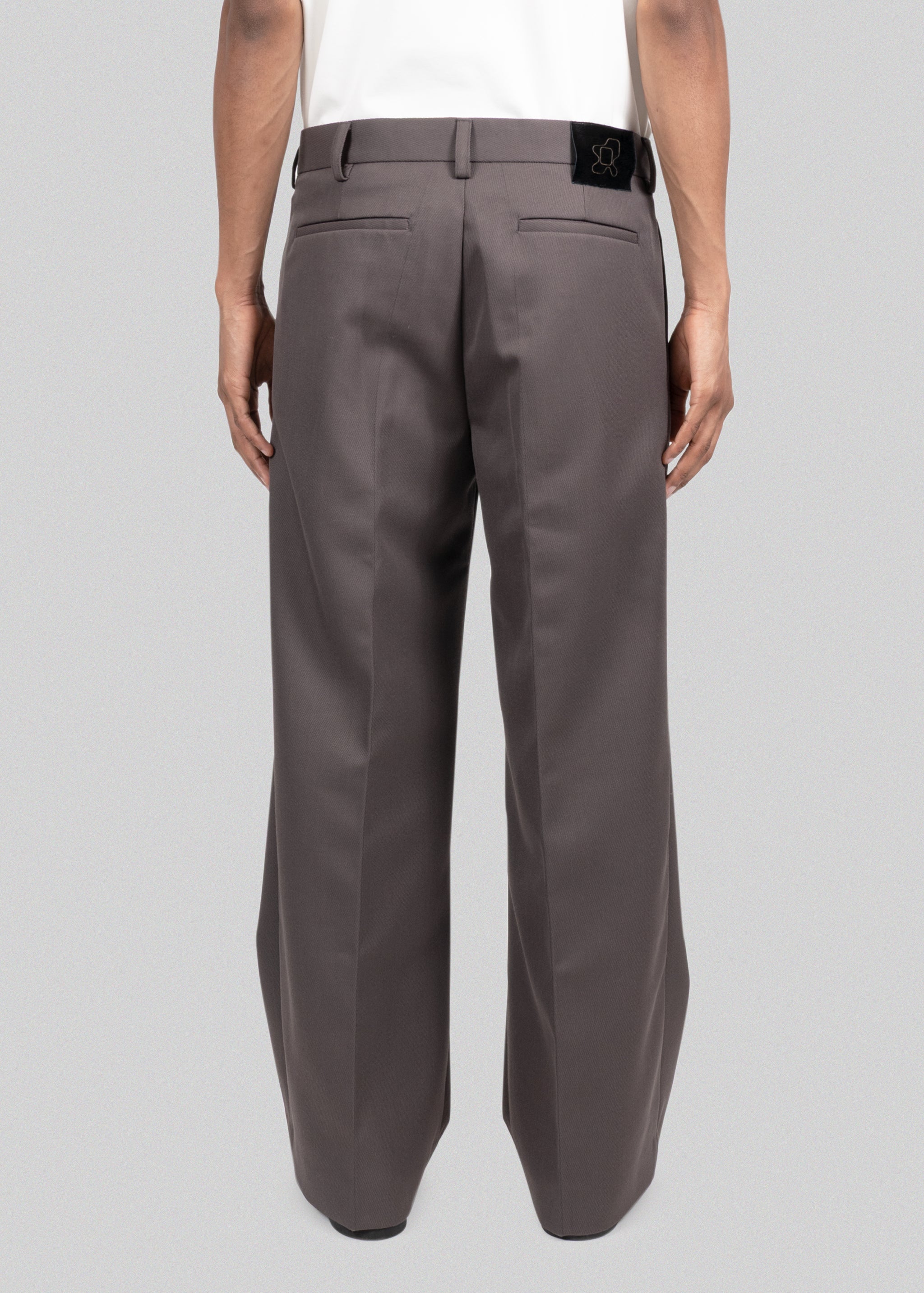 STRONG BASIC TROUSERS (GREIGE)