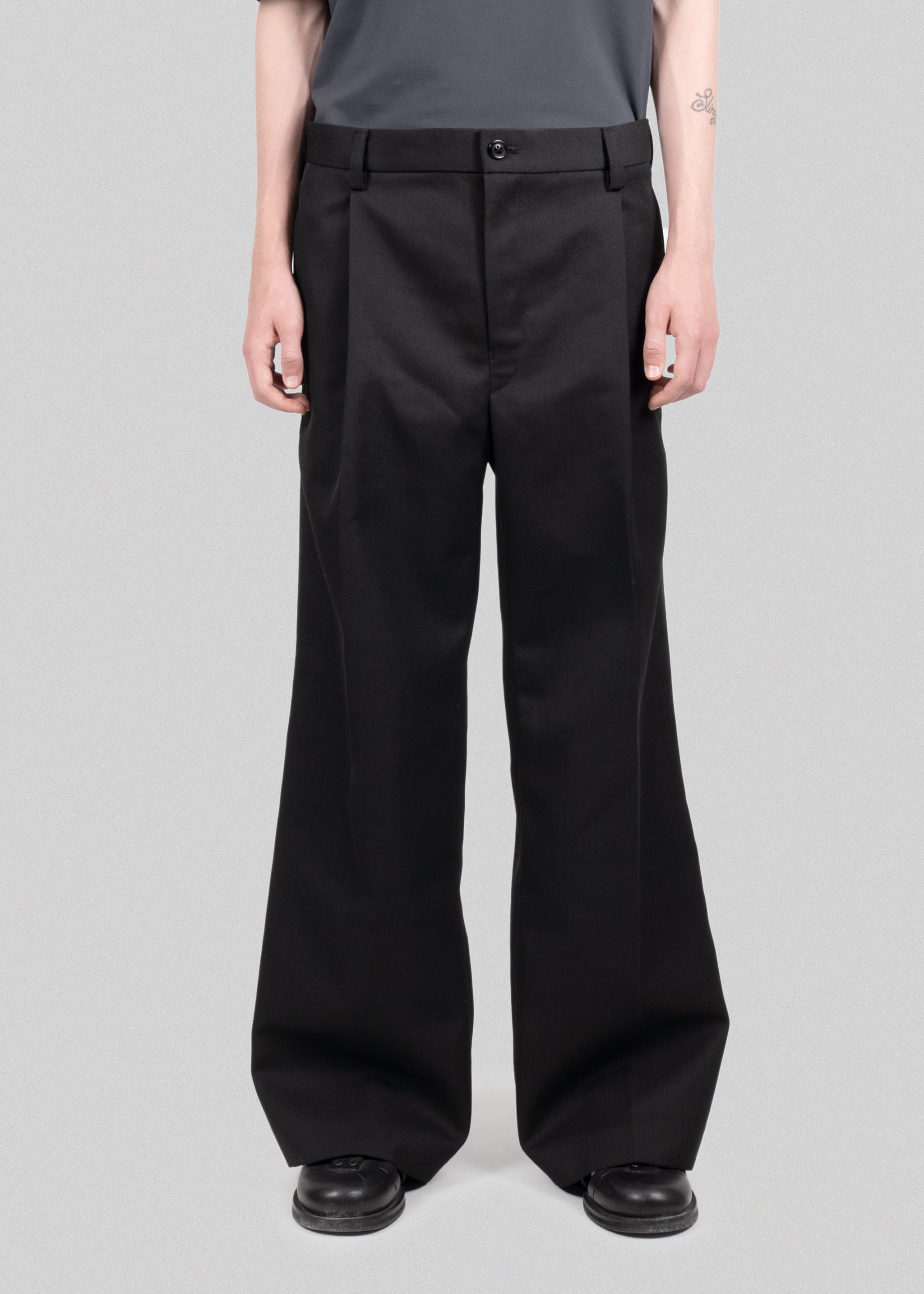 STRONG BASIC TROUSERS ブラック 46 ours STRONG BASIC TROUSERS